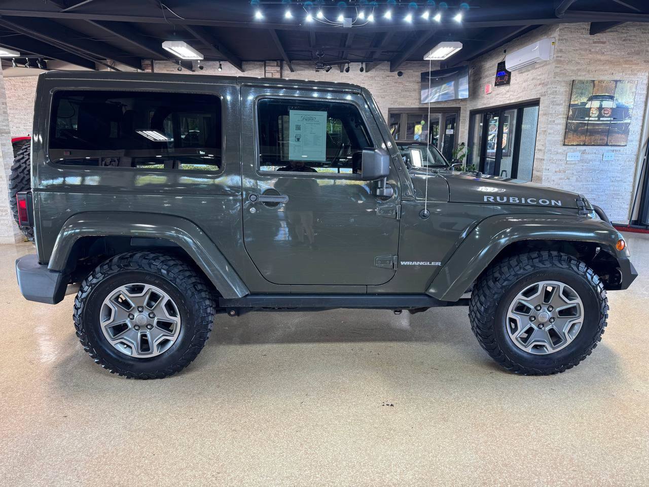 Used 2015 Jeep Wrangler Rubicon w/ Power Convenience Group AWD/4WD image 8