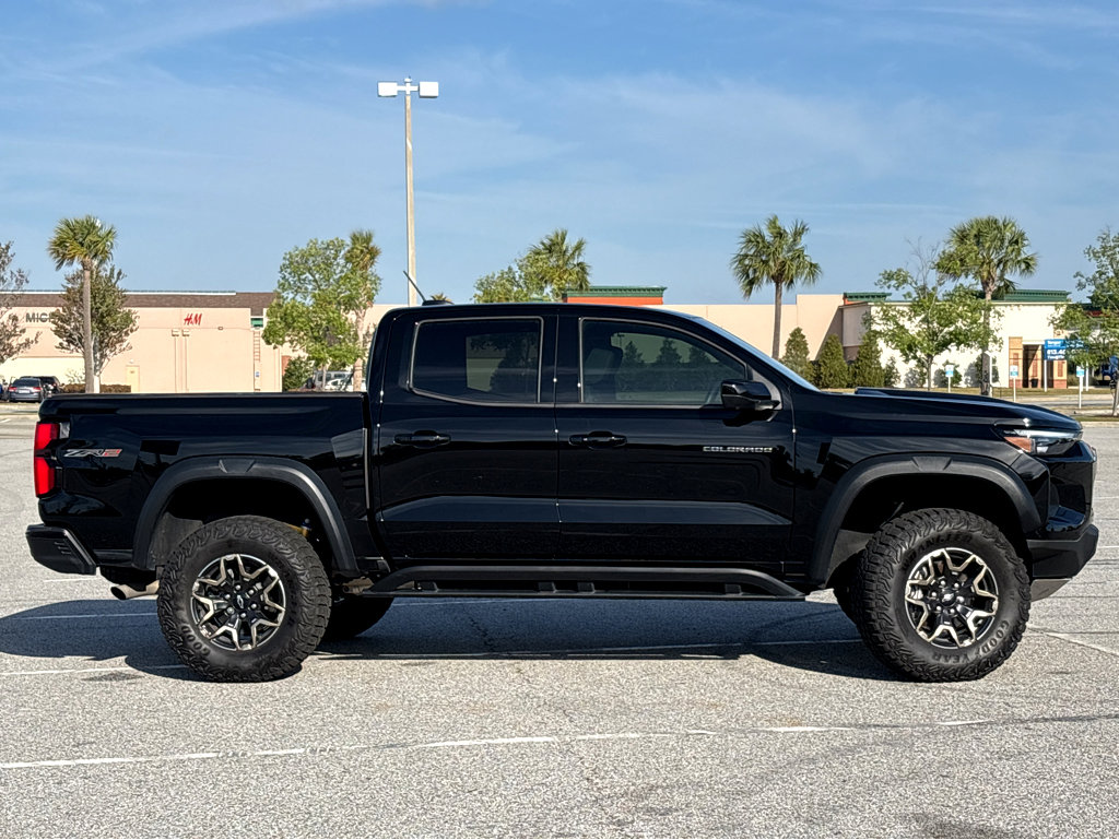 Used 2024 Chevrolet Colorado ZR2 w/ Technology Package image 24