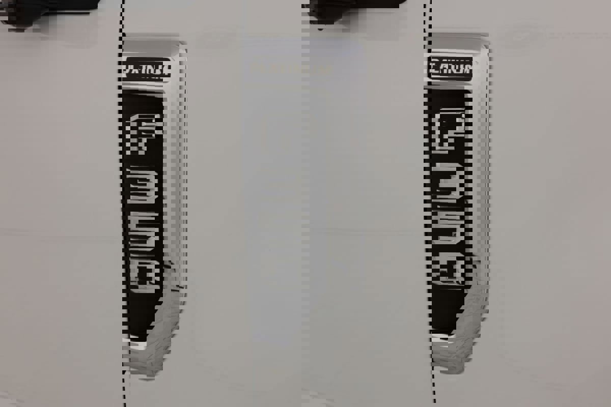 Used 2020 Ford F350 Platinum w/ FX4 Off-Road Package image 16