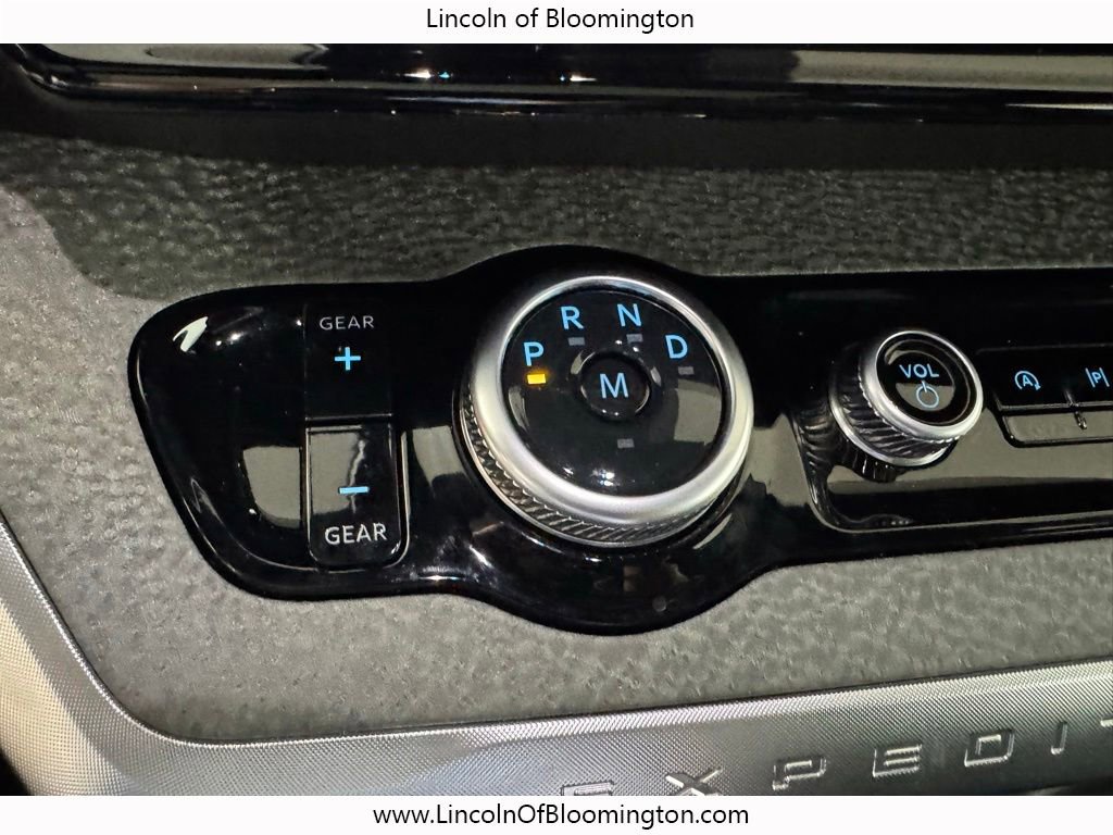 Used 2025 Ford Expedition Tremor AWD/4WD image 65