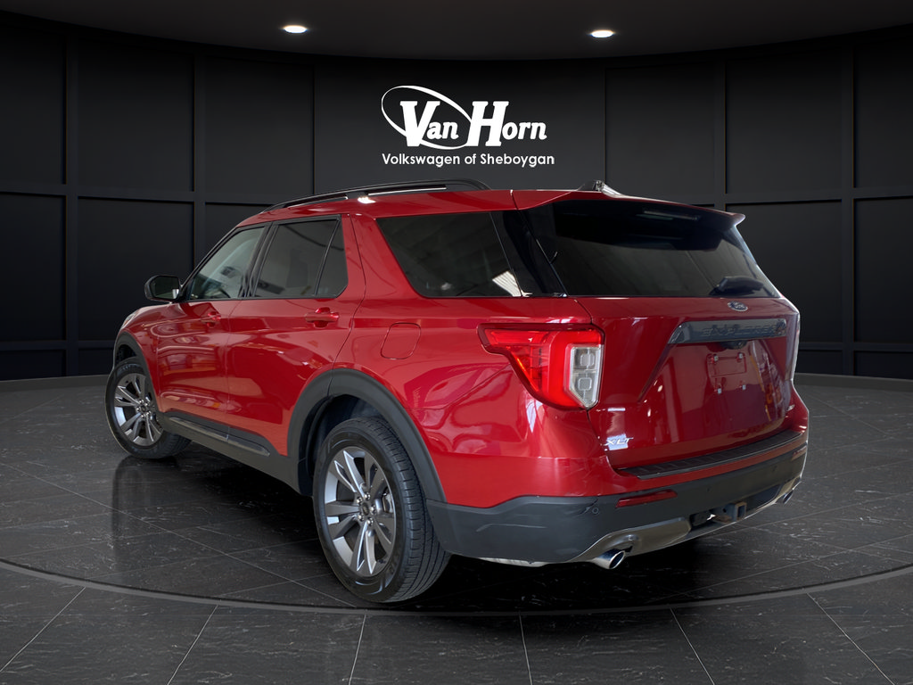 Used 2021 Ford Explorer XLT w/ Equipment Group 202A AWD/4WD image 5