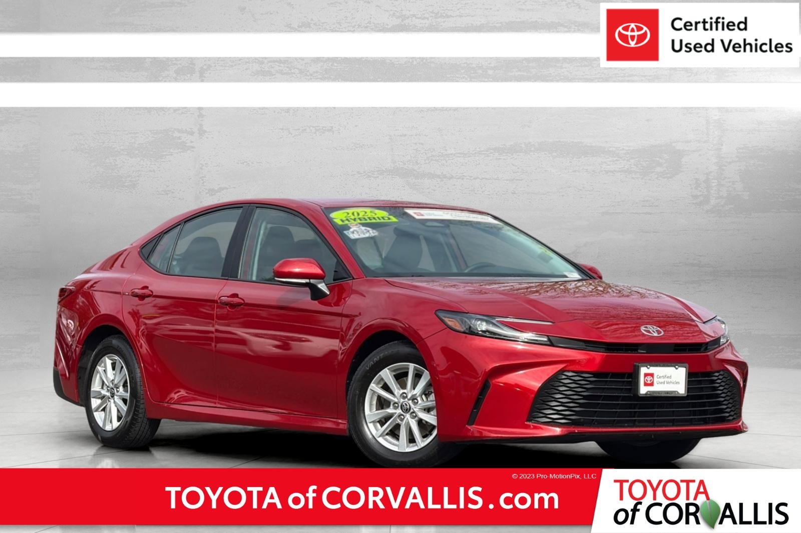 Certified 2025 Toyota Camry LE image 1