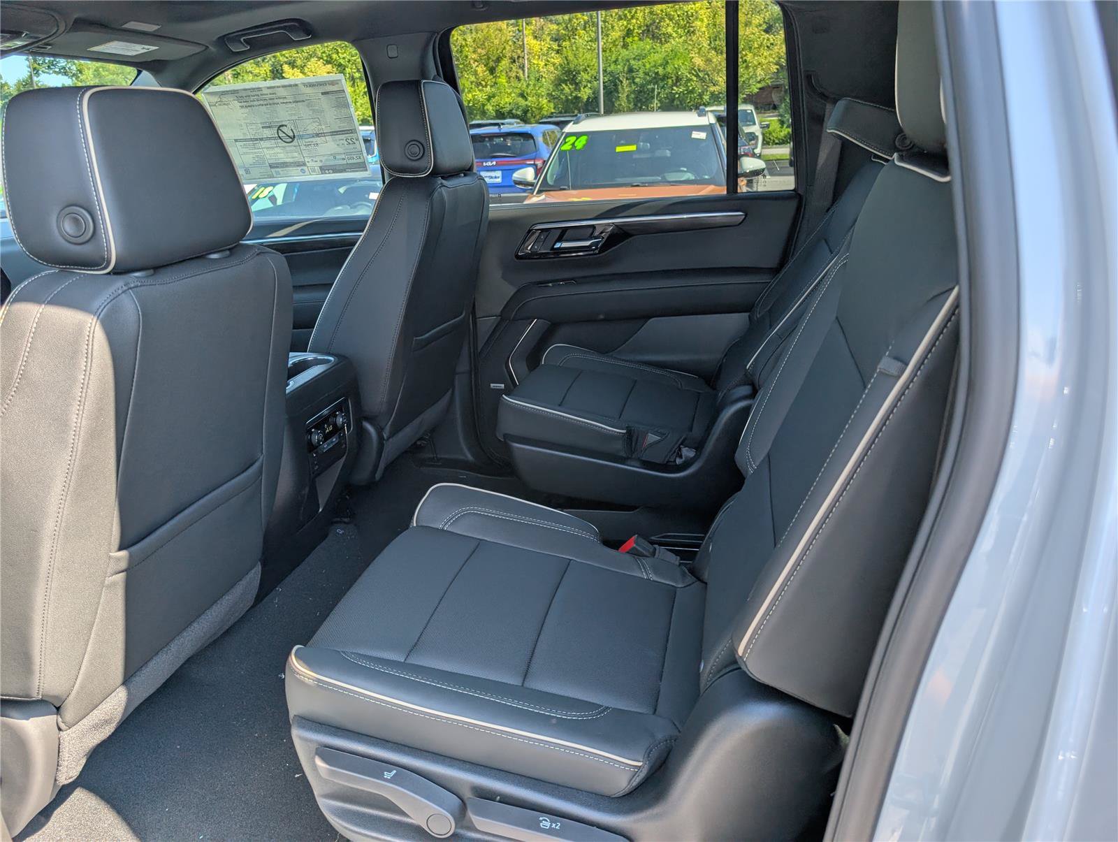 New 2026 Chevrolet Suburban Premier w/ Sun And Tow Package AWD/4WD image 13