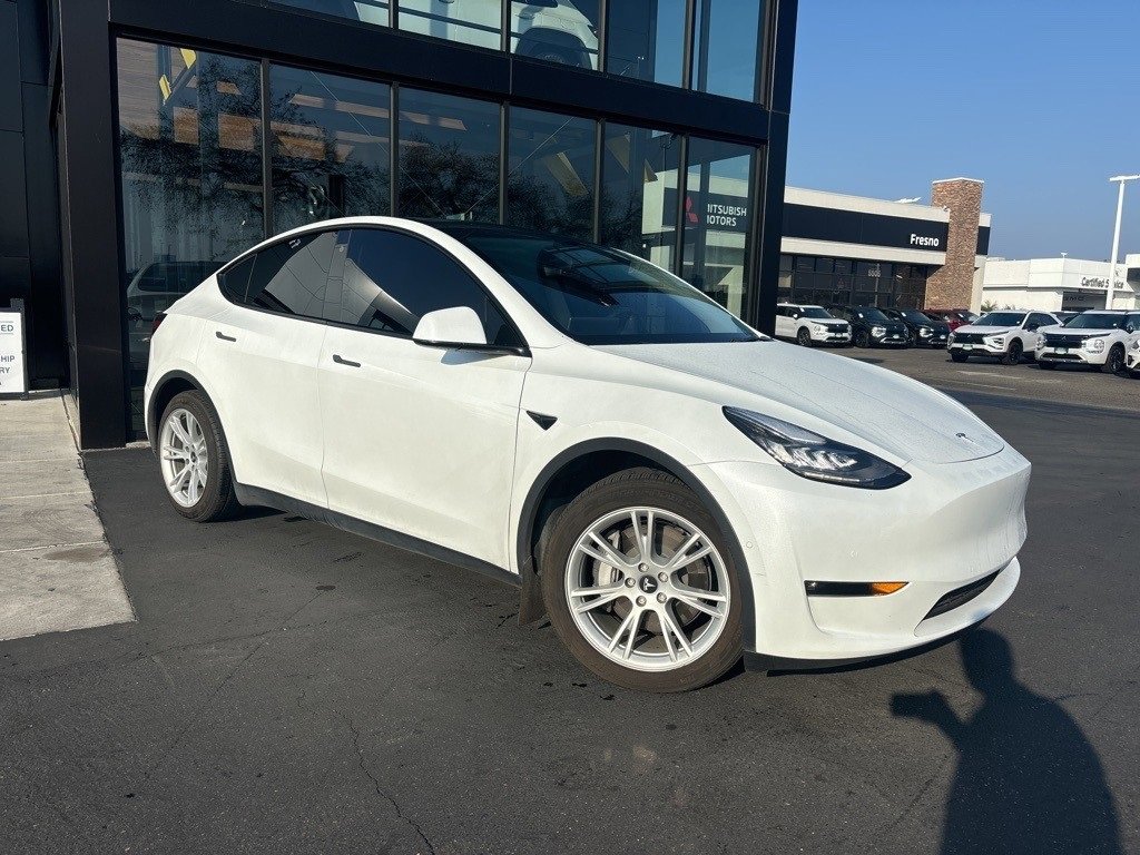 Used 2021 Tesla Model Y Long Range image 2