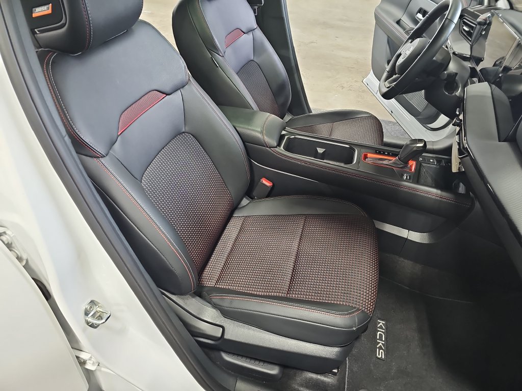 Certified 2026 Nissan Kicks SR w/ SR Premium Package AWD/4WD image 10