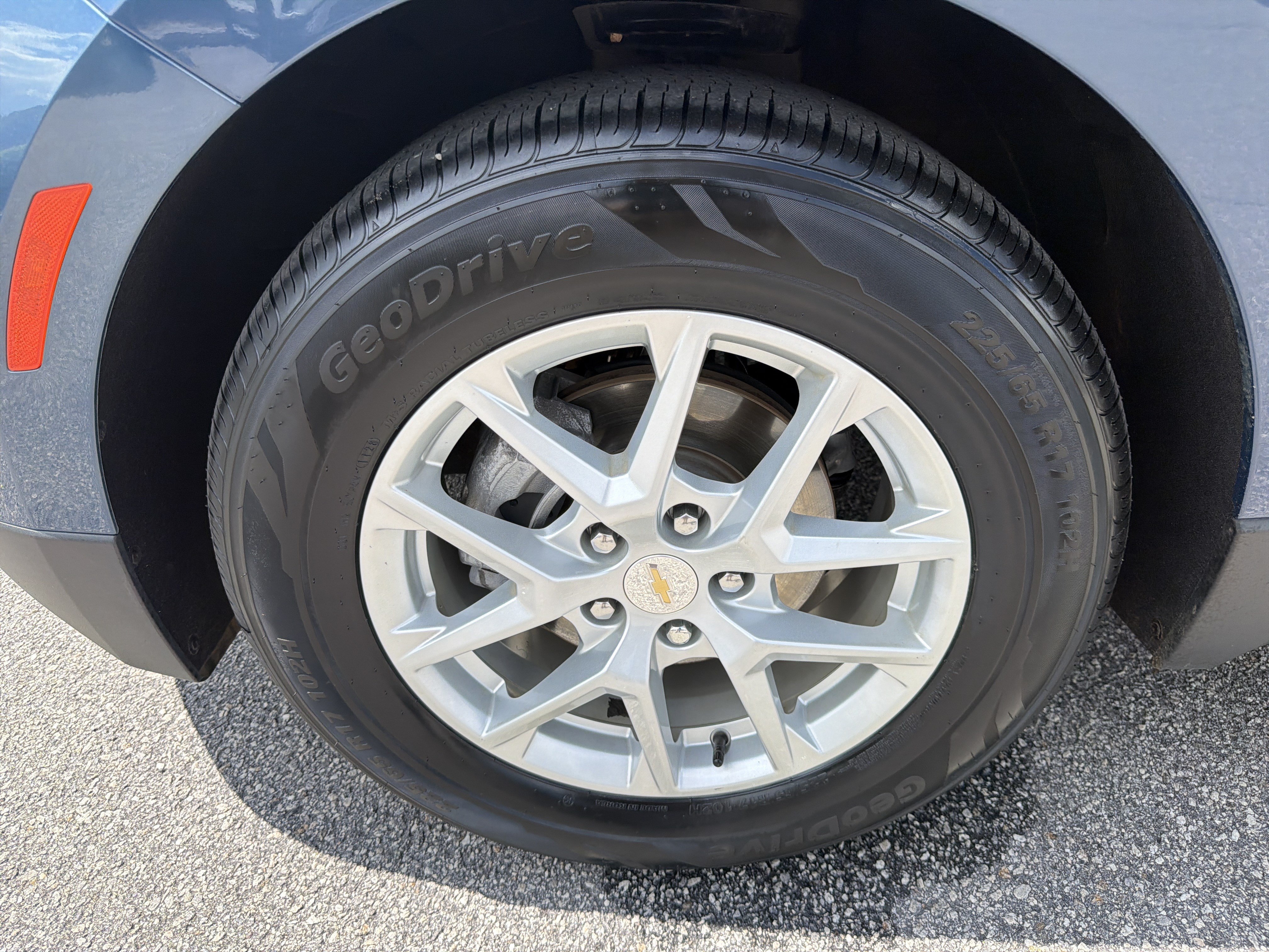 Used 2024 Chevrolet Equinox LS w/ LS Convenience Package FWD image 21