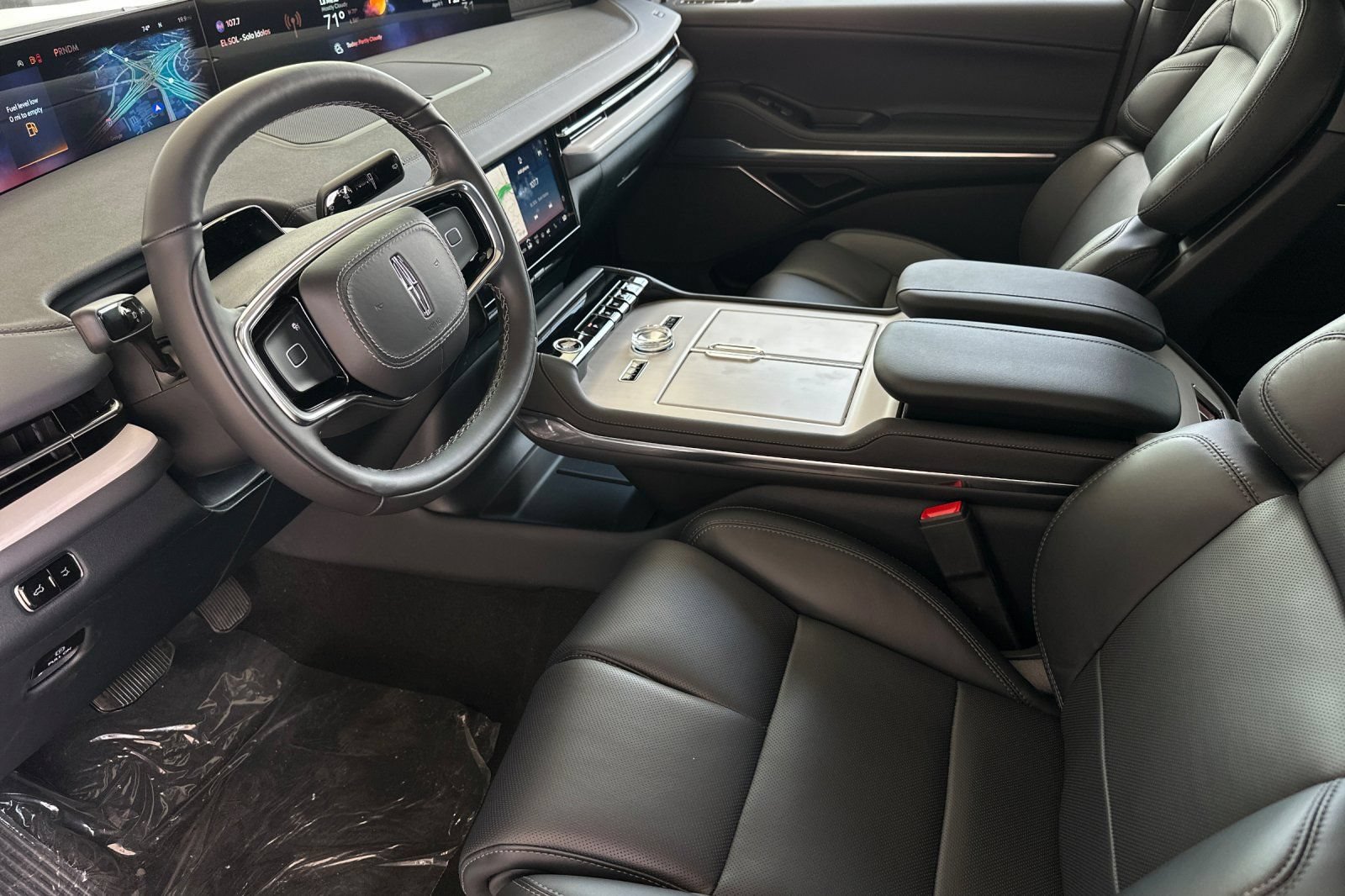New 2026 Lincoln Navigator Reserve w/ Jet Appearance Package AWD/4WD image 9