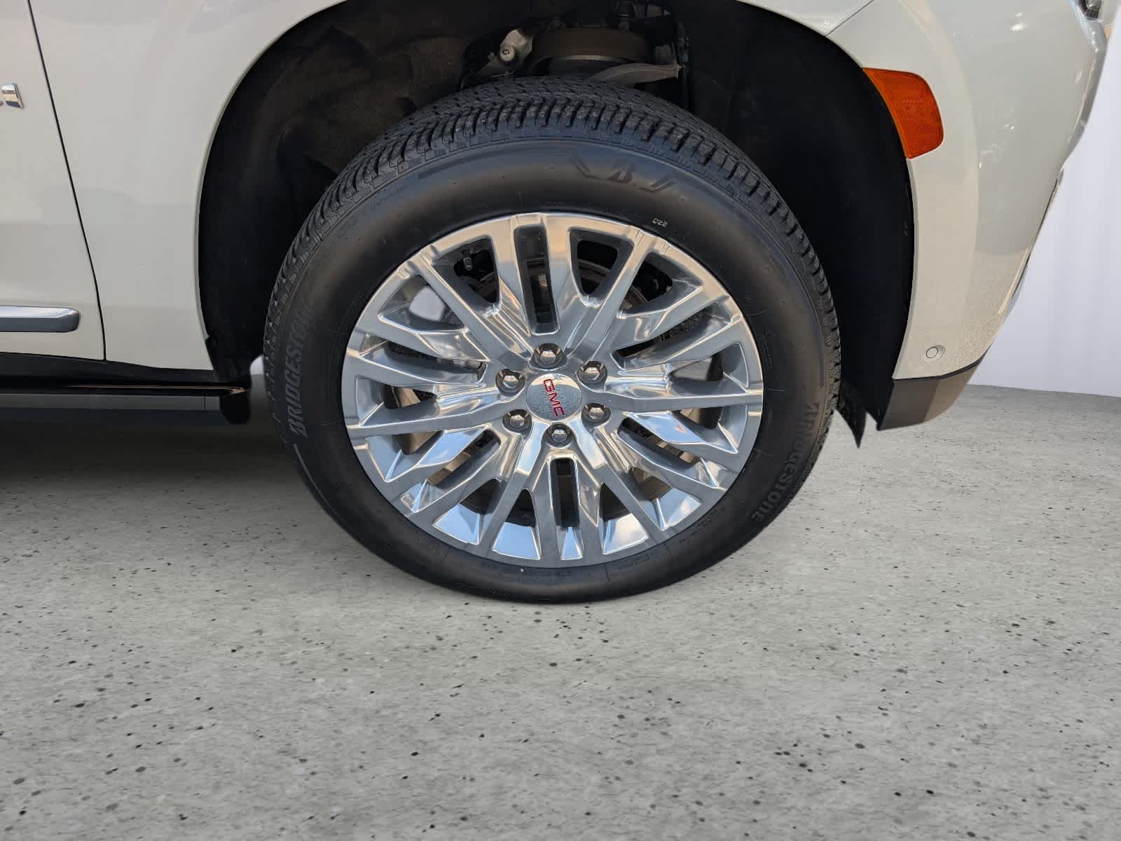 Certified 2024 GMC Yukon XL Denali w/ Advanced Technology Package AWD/4WD image 7