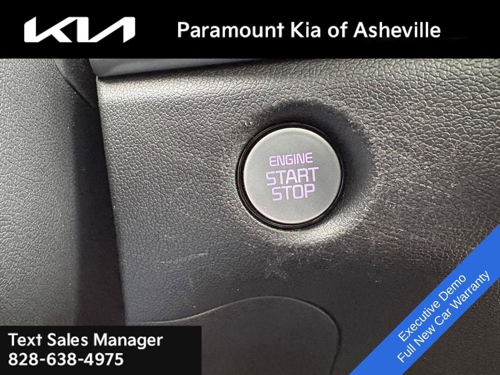 Used 2025 Kia Sorento SX image 16