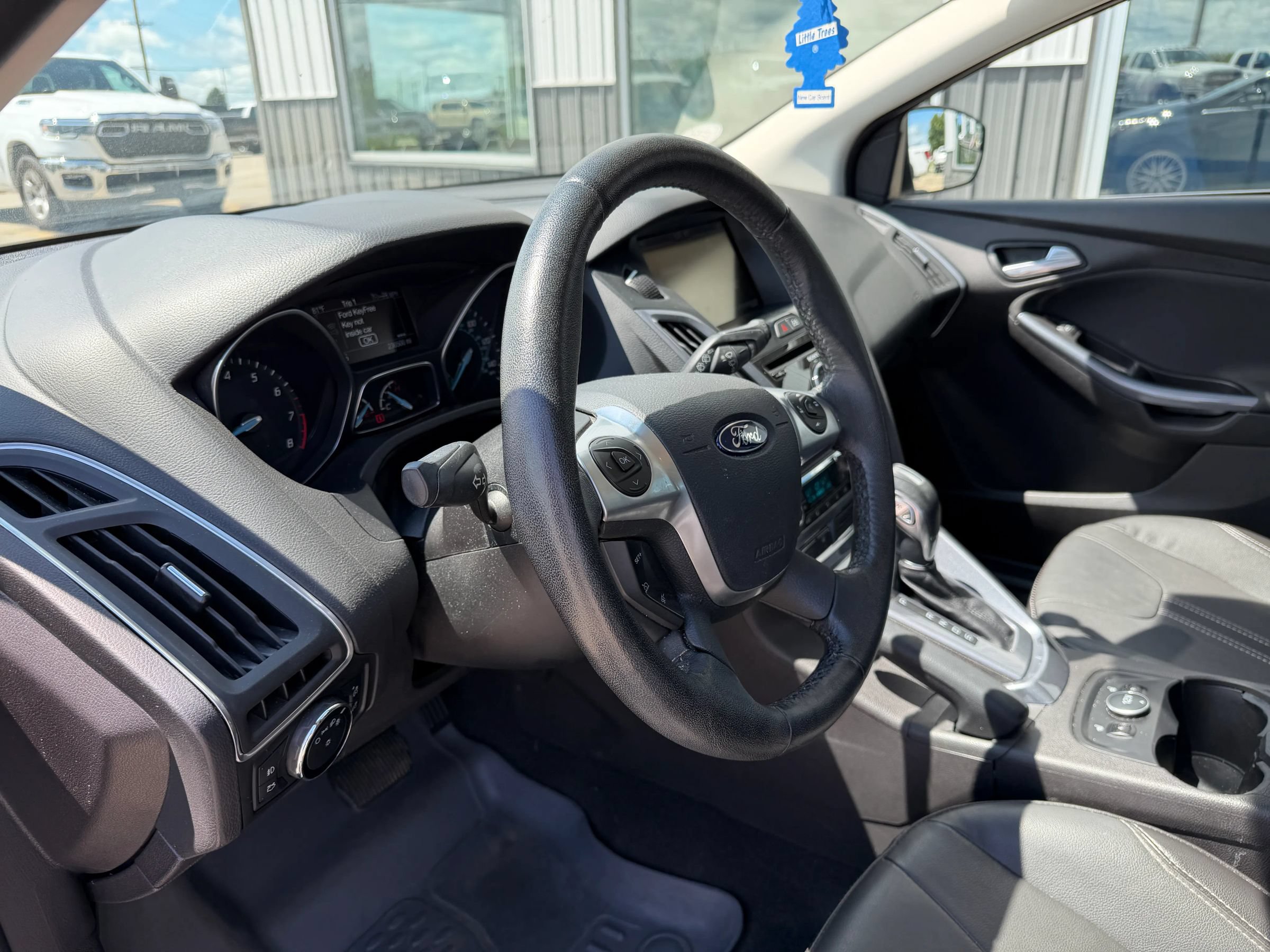 Used 2014 Ford Focus Titanium FWD image 10