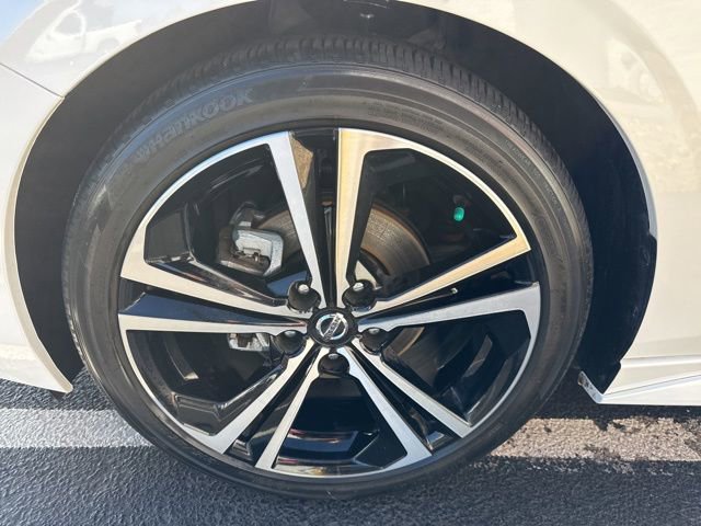 Used 2022 Nissan Sentra SR w/ Electronics Package image 9