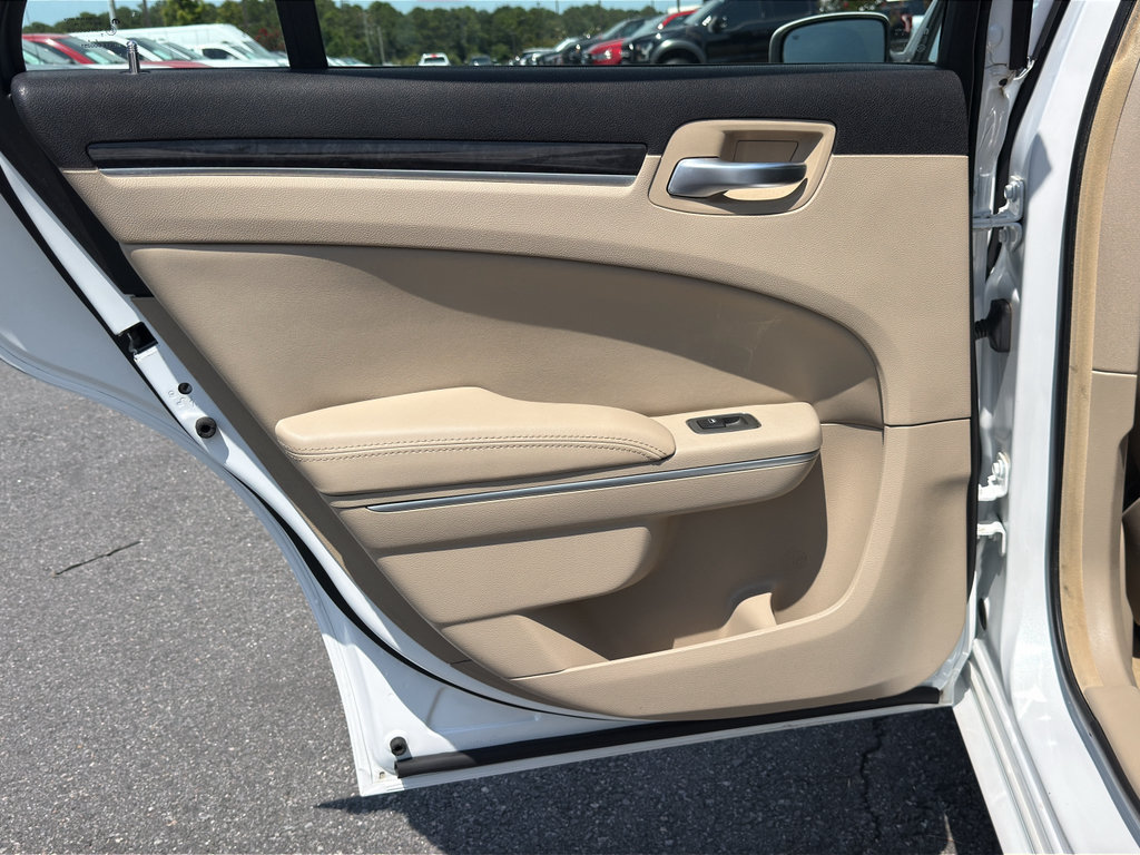 Used 2013 Chrysler 300 RWD image 27