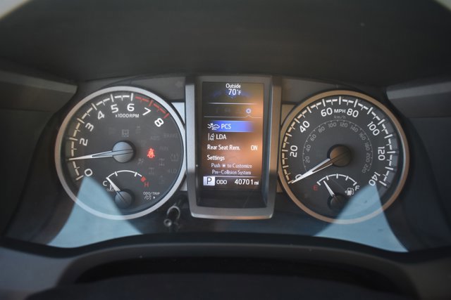 Used 2023 Toyota Tacoma TRD Off-Road image 22