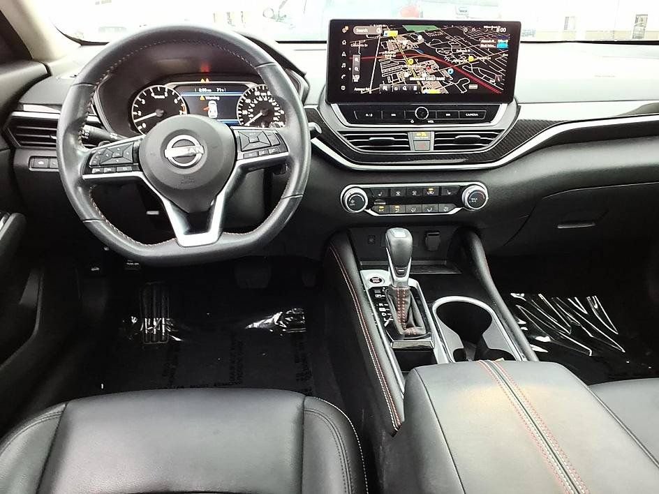 Used 2023 Nissan Altima 2.5 SR w/ SR Premium Package FWD image 21