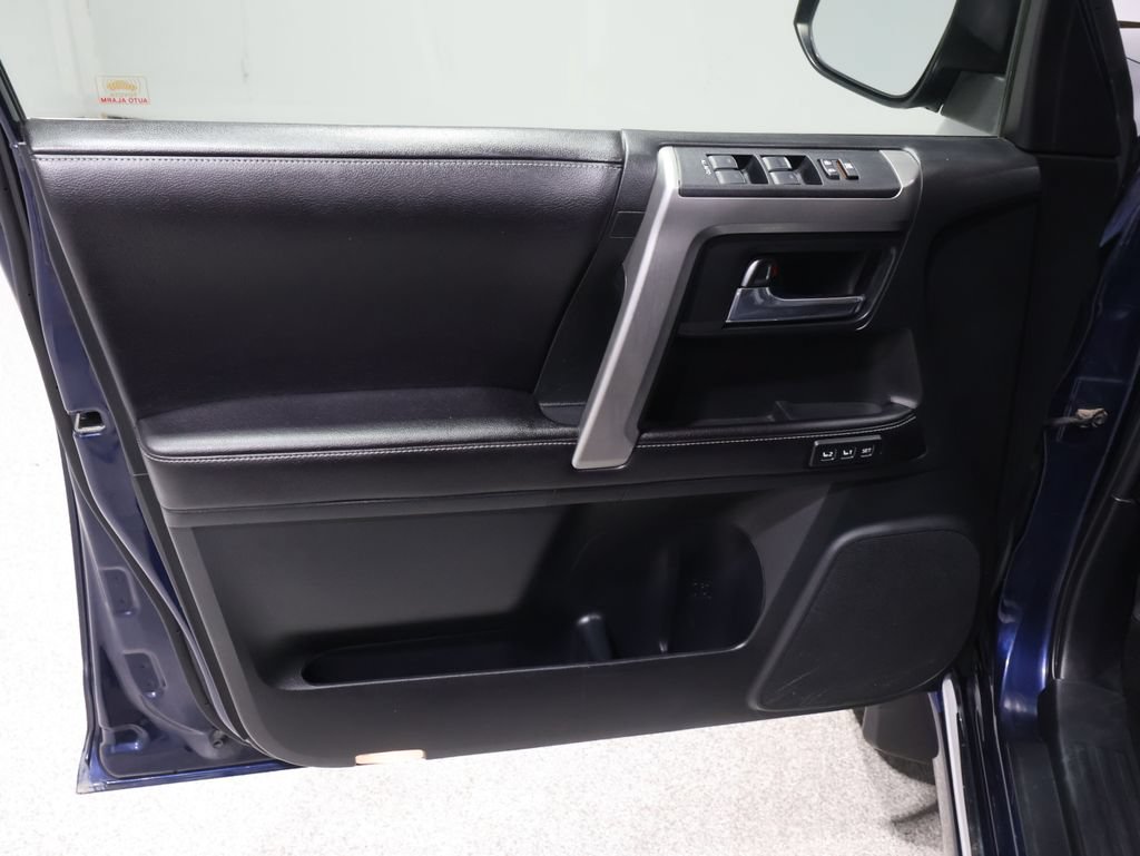 Used 2016 Toyota 4Runner Limited AWD/4WD image 13
