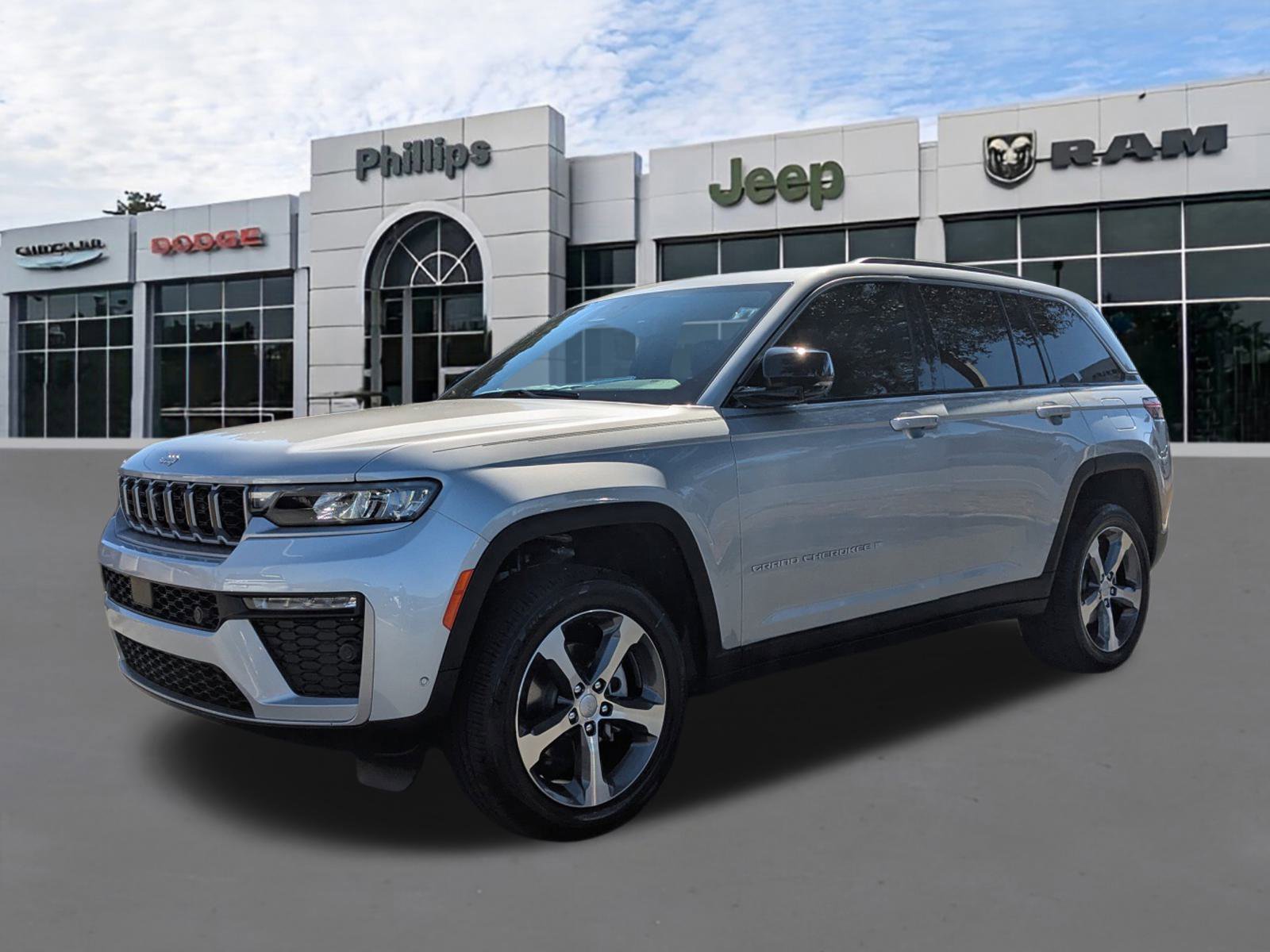 New 2026 Jeep Grand Cherokee Limited w/ Luxury Tech Group II image 7