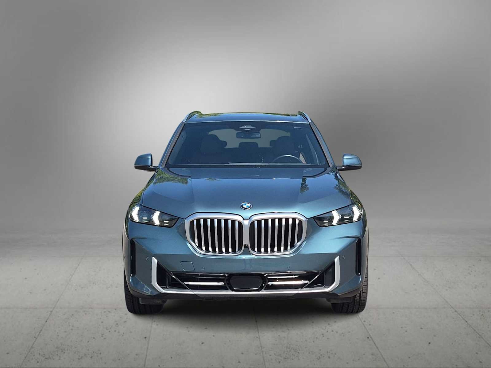 Used 2024 BMW X5 xDrive40i w/ Parking Assistance Package AWD/4WD image 3