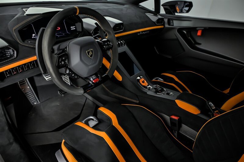 Used 2022 Lamborghini Huracan STO RWD image 21