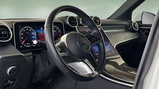 Used 2024 Mercedes-Benz GLC 300 4MATIC image 48