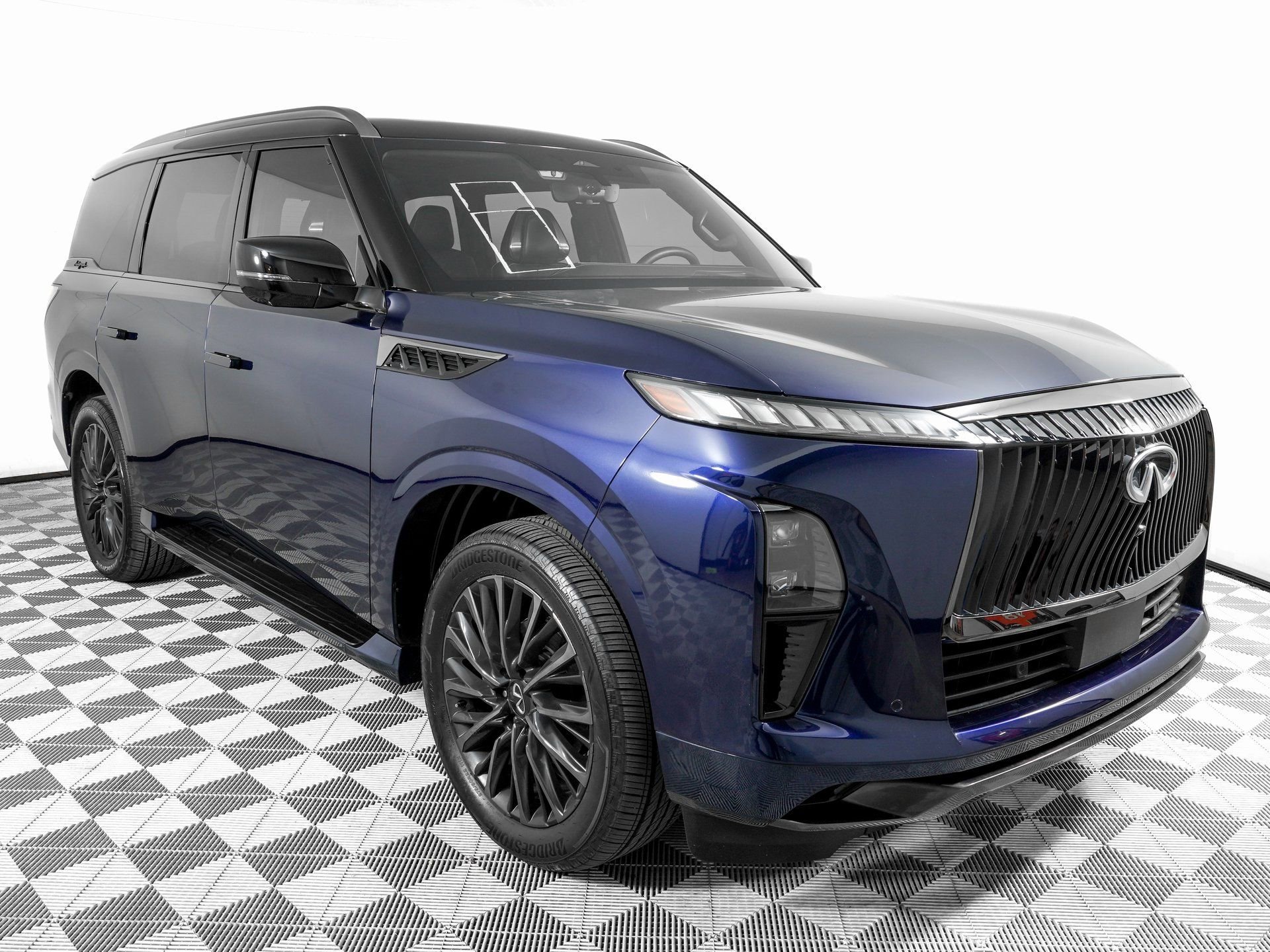 Used 2025 INFINITI QX80 Autograph AWD/4WD image 3