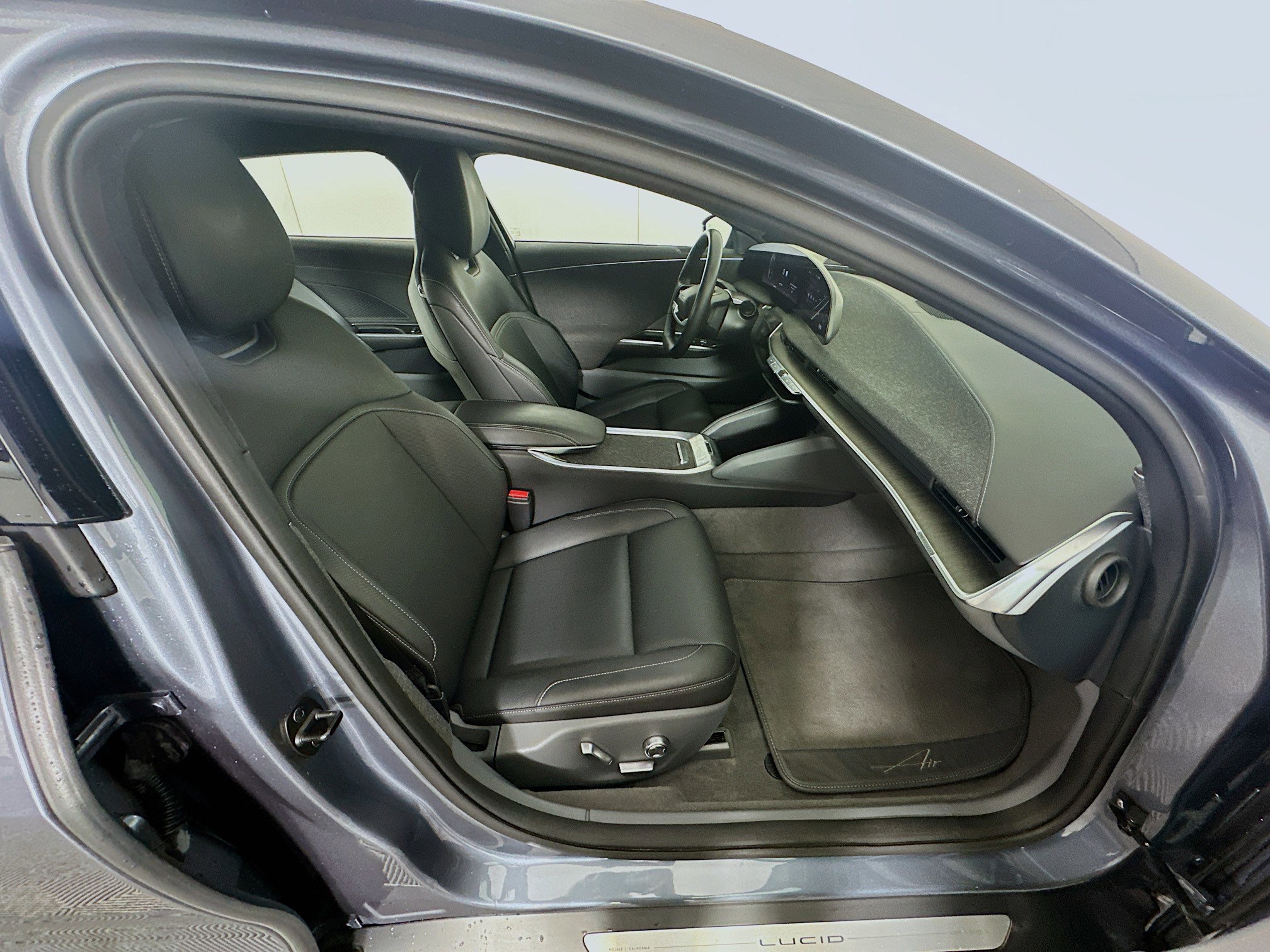 Used 2024 Lucid Air Pure RWD image 32