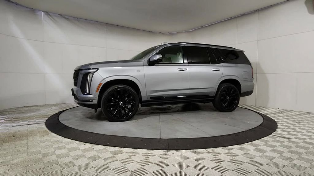 Used 2025 Cadillac Escalade Sport Platinum w/ LPO, ONYX Package AWD/4WD image 4