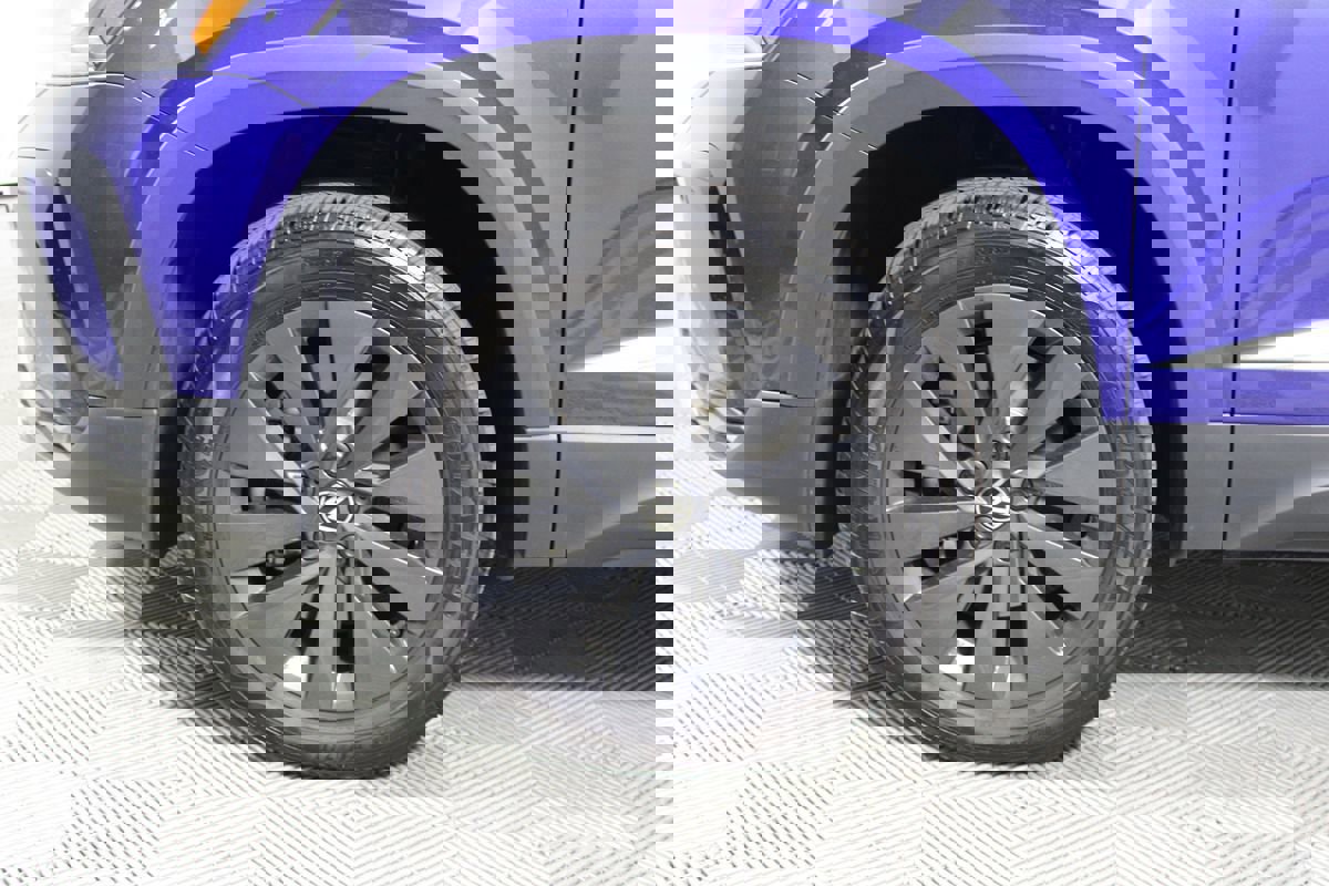 Used 2023 Volkswagen Taos S w/ Driver Assistance Package image 4