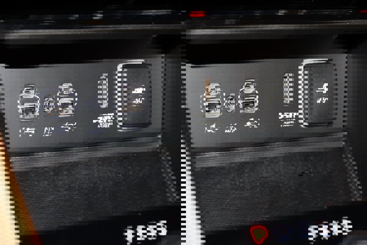 Used 2023 Jeep Grand Cherokee Summit image 26