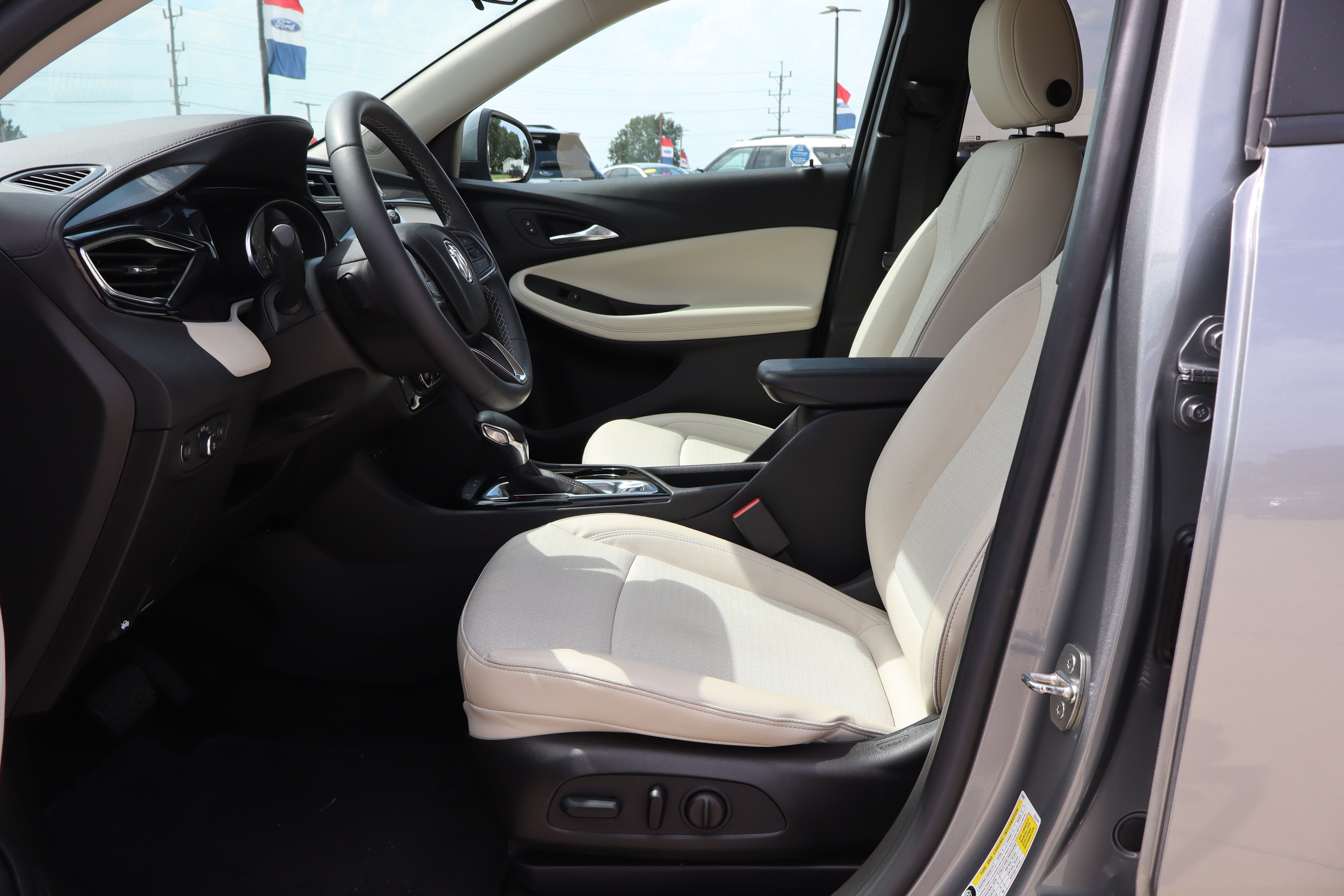 Used 2023 Buick Encore GX Preferred w/ Cold Weather Comfort Package FWD image 9