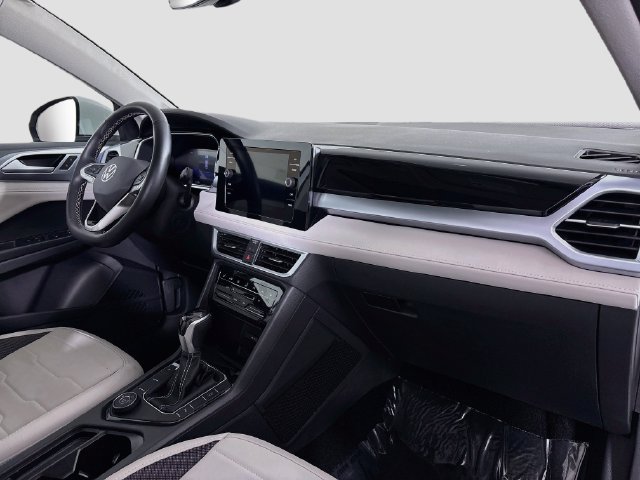 Certified 2025 Volkswagen Taos SE AWD/4WD image 33