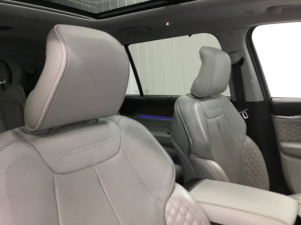 Used 2021 Jeep Grand Cherokee L Summit w/ Advanced Protech Group IV AWD/4WD image 30