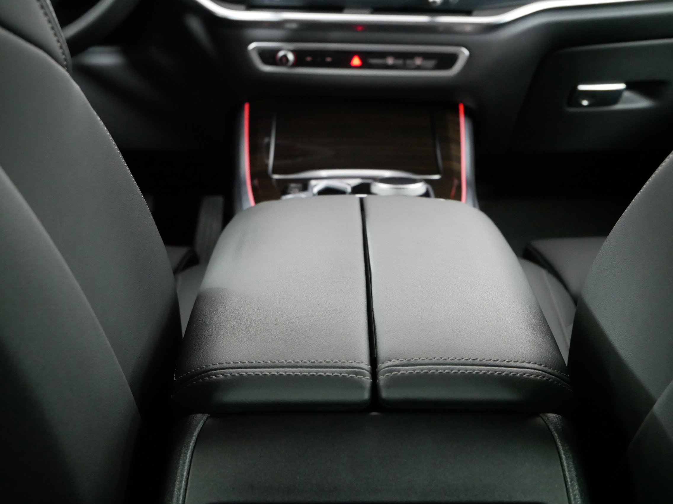 Used 2024 BMW X5 xDrive50e w/ Parking Assistance Package image 25