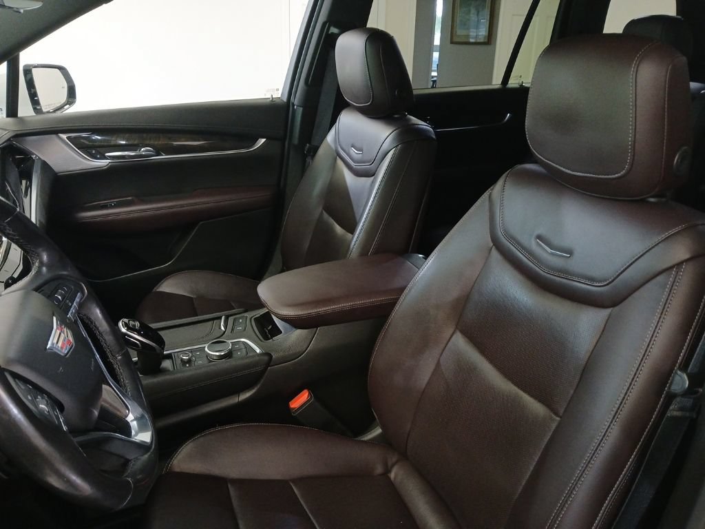 Used 2022 Cadillac XT6 Premium Luxury w/ Technology Package AWD/4WD image 17