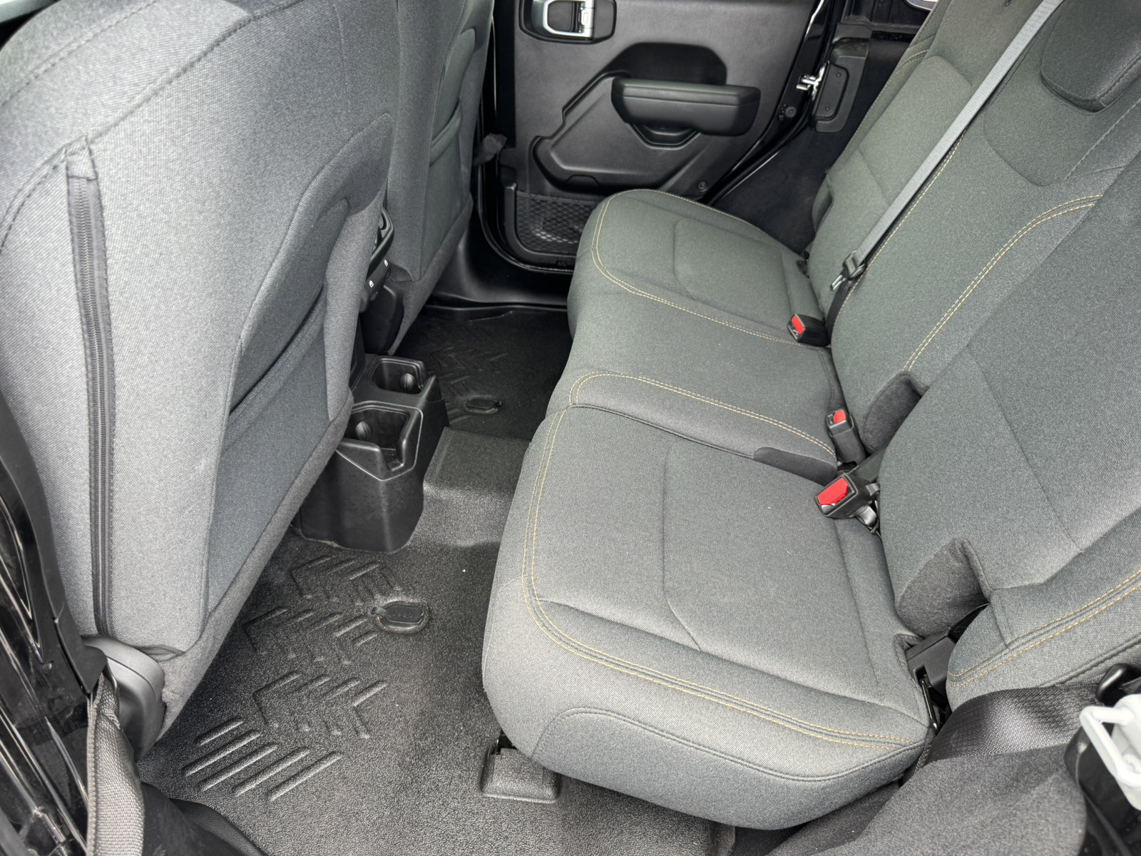 Used 2025 Jeep Wrangler Unlimited Sport AWD/4WD image 22