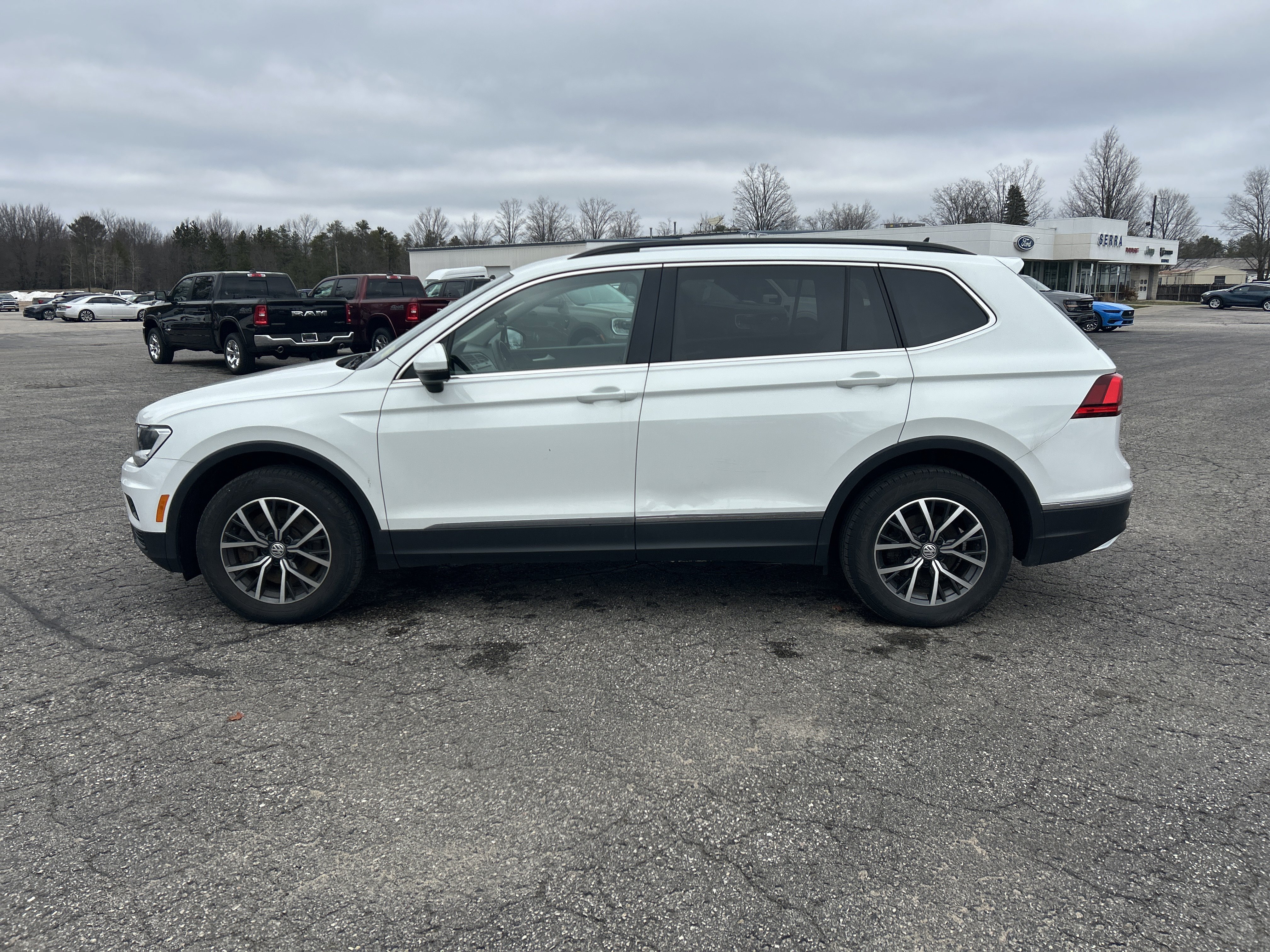 Used 2020 Volkswagen Tiguan SE w/ 3rd Row Seat Package image 7