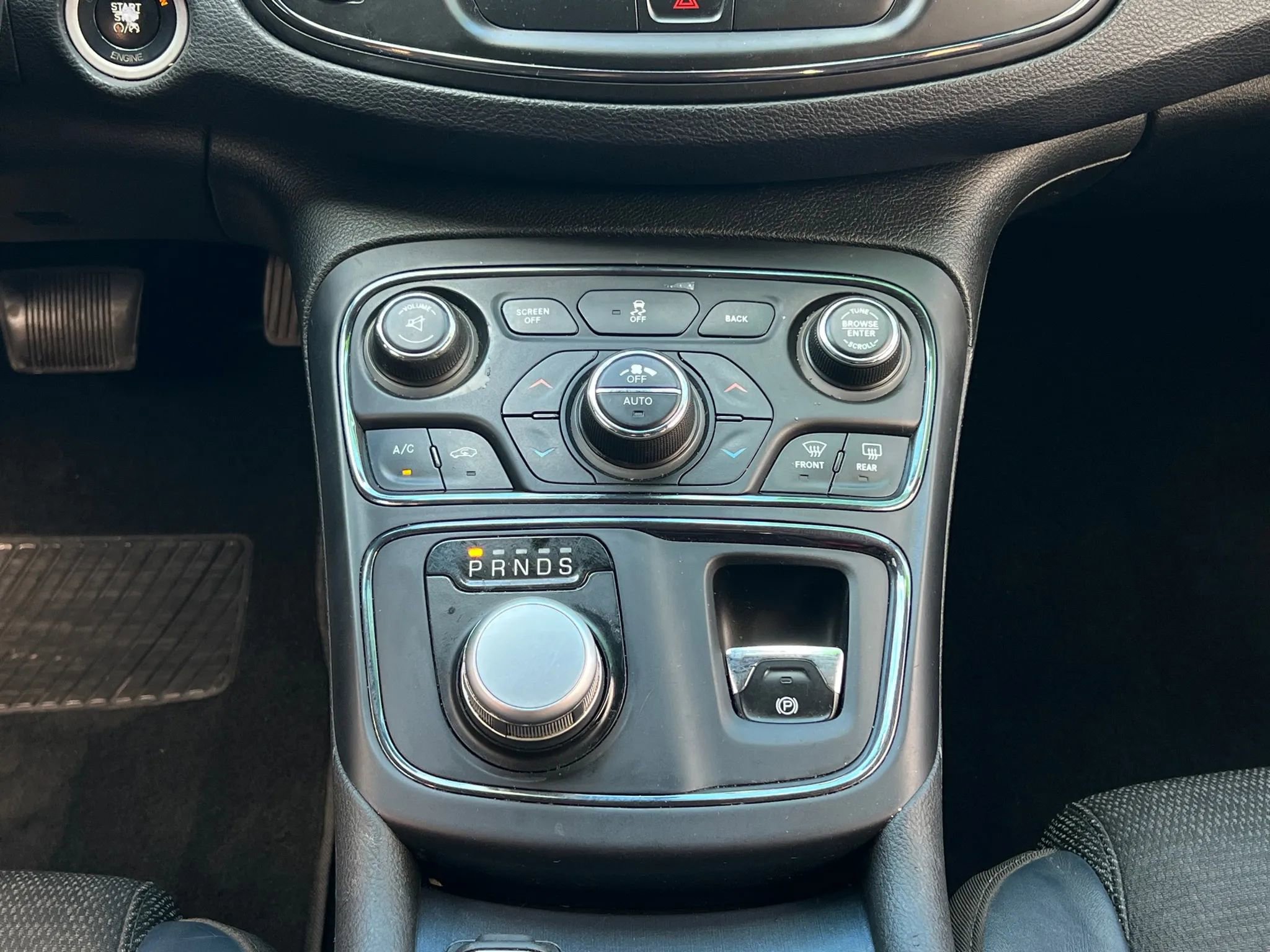 Used 2015 Chrysler 200 S w/ Navigation & Sound Group I FWD image 22