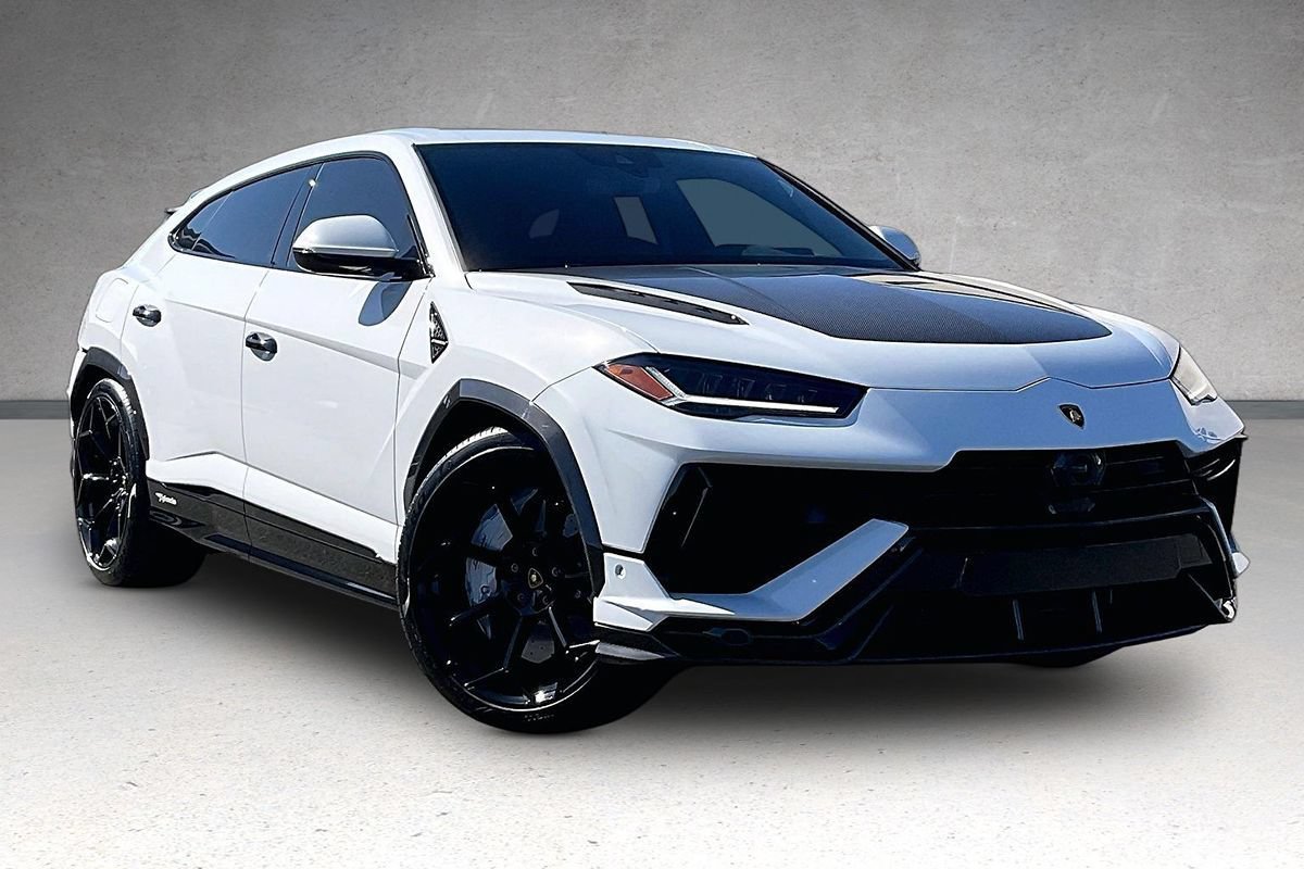 Used 2023 Lamborghini Urus Performante AWD/4WD image 2