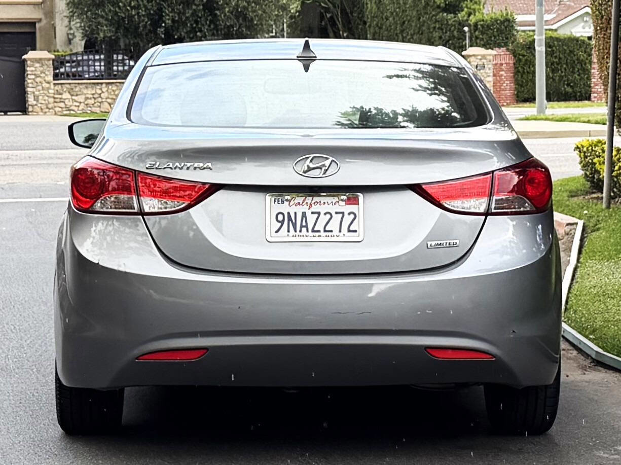 Used 2012 Hyundai Elantra Limited w/ Technology Pkg 5 FWD image 6