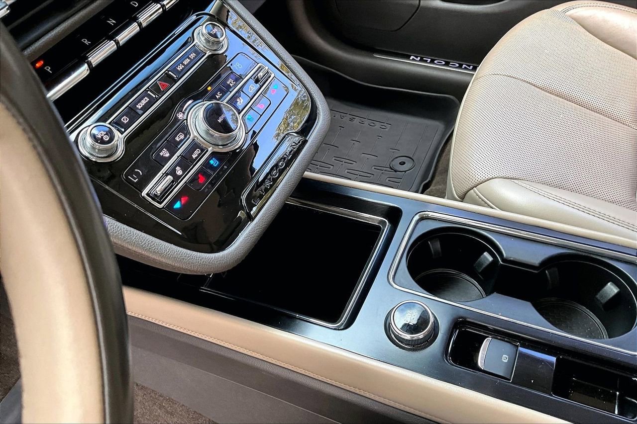 Used 2020 Lincoln Corsair Reserve image 15
