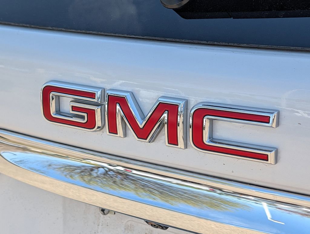 Used 2023 GMC Terrain SLT w/ Tech Package AWD/4WD image 10