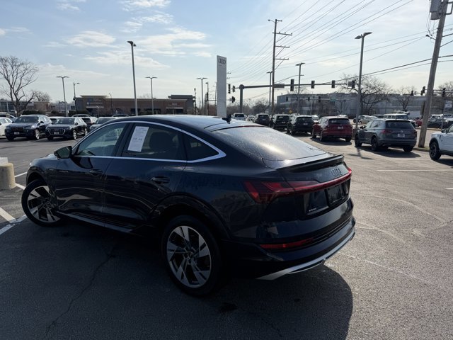 Used 2022 Audi e-tron Premium Plus w/ Premium Plus Package image 4