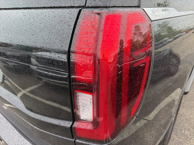 Used 2025 Ford Expedition Active AWD/4WD image 7