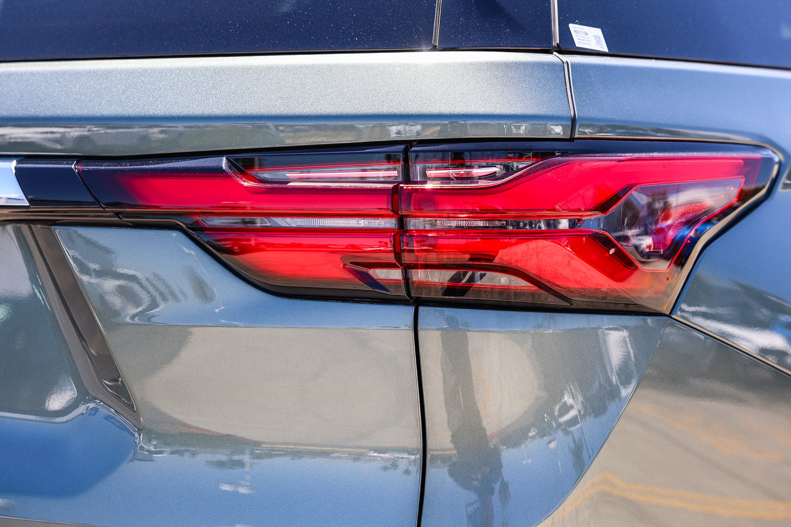 Used 2023 Chevrolet Traverse LT FWD image 25
