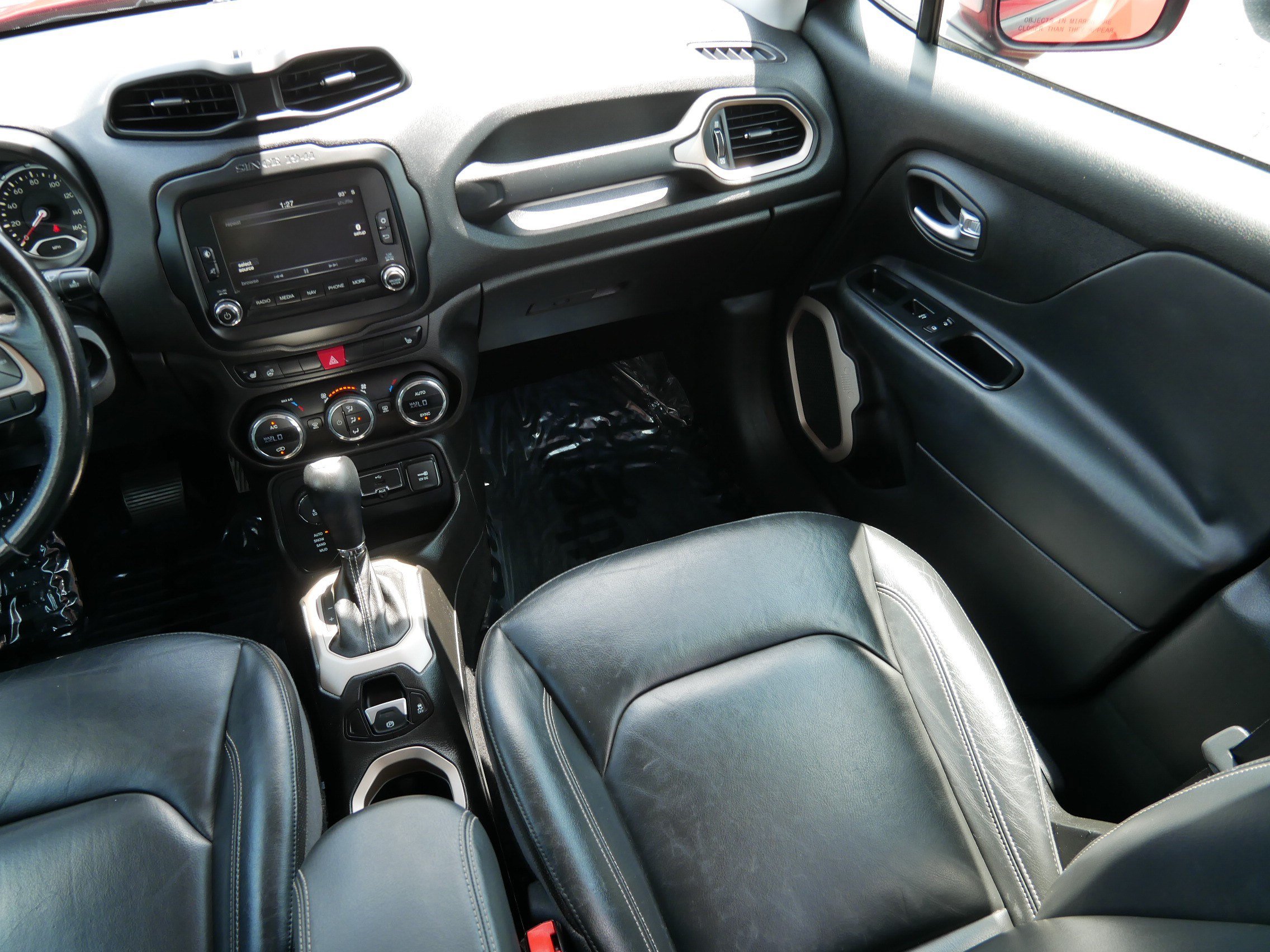 Used 2015 Jeep Renegade Limited w/ Safety & Security Group I AWD/4WD image 11