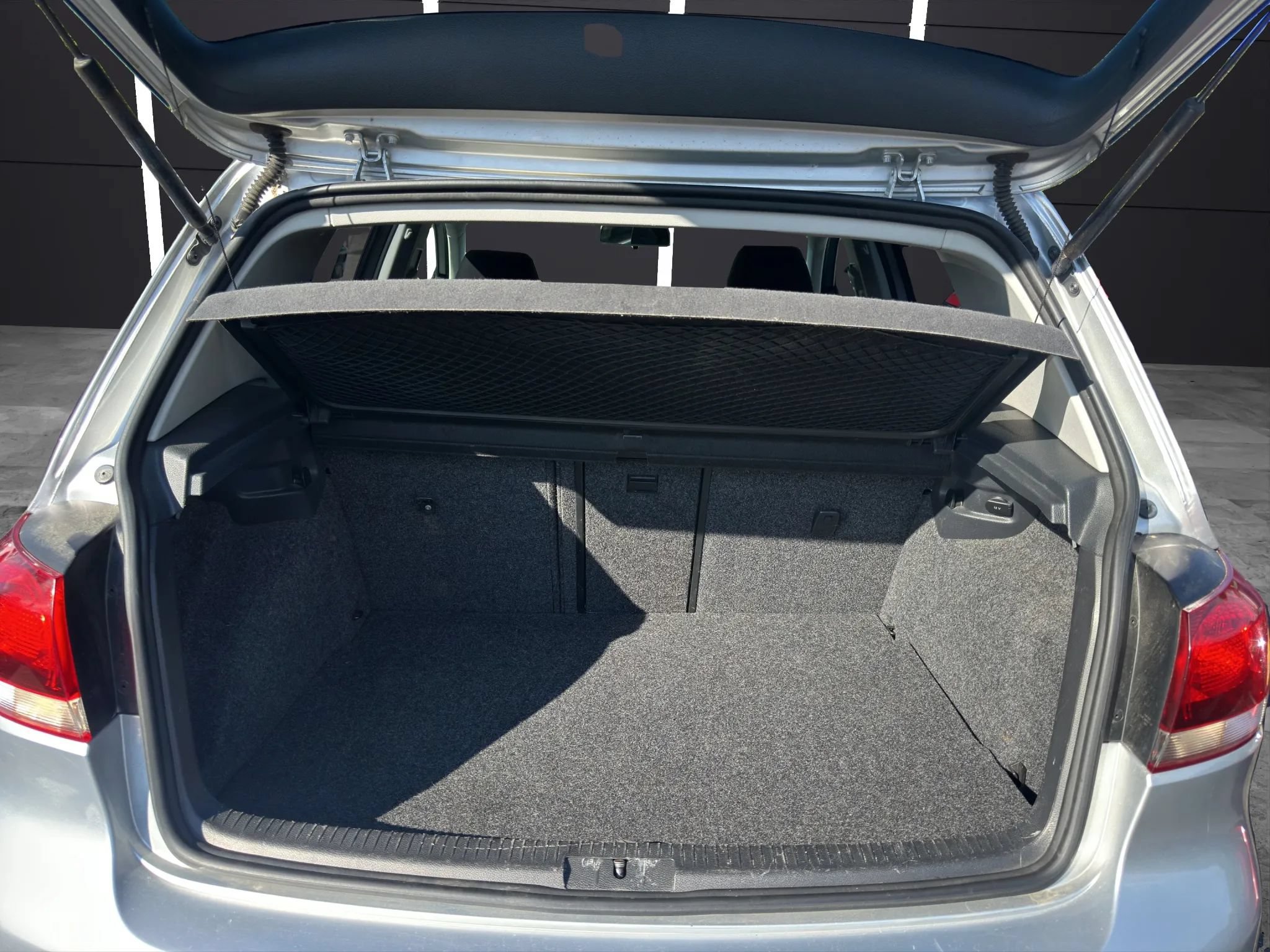 Used 2013 Volkswagen Golf 4-Door FWD image 9