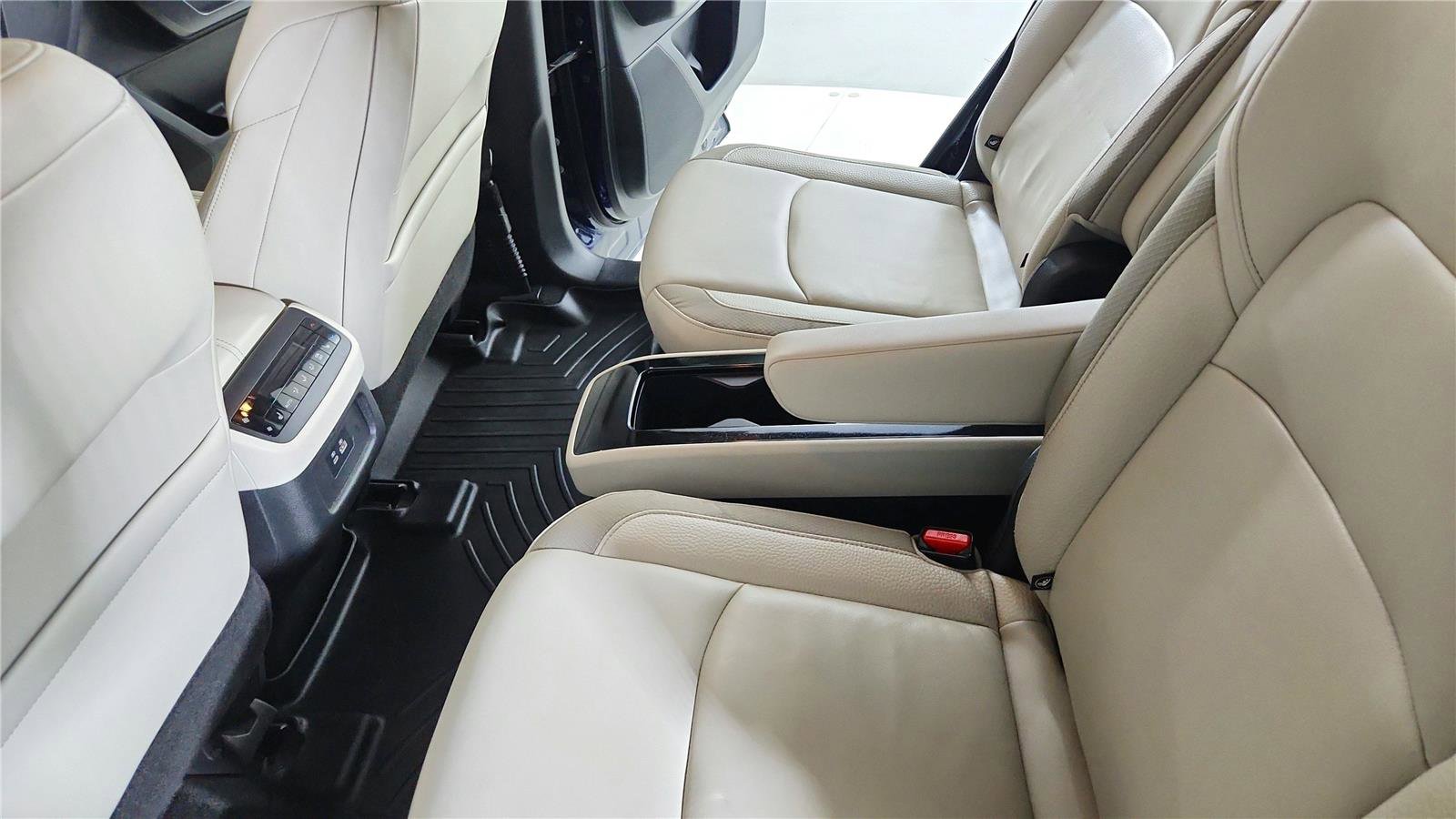 Used 2022 Nissan Pathfinder SL w/ SL Premium Package image 16