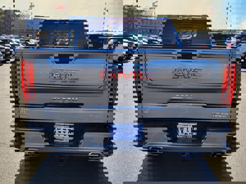 Used 2025 GMC Sierra 1500 Denali image 9