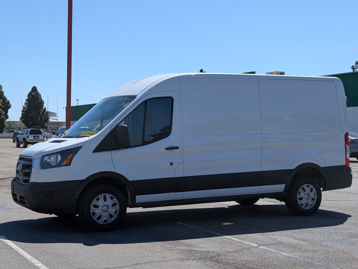 Used 2023 Ford E-Transit Medium Roof image 3