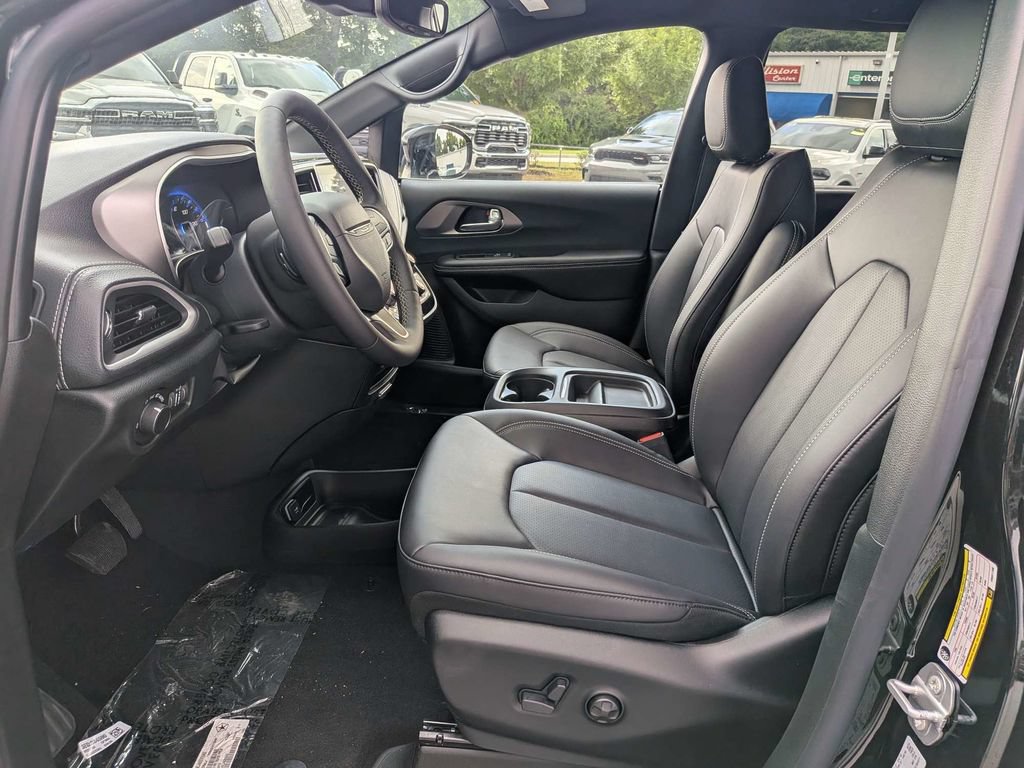 New 2027 Chrysler Pacifica Select w/ Family Tech Group FWD image 20