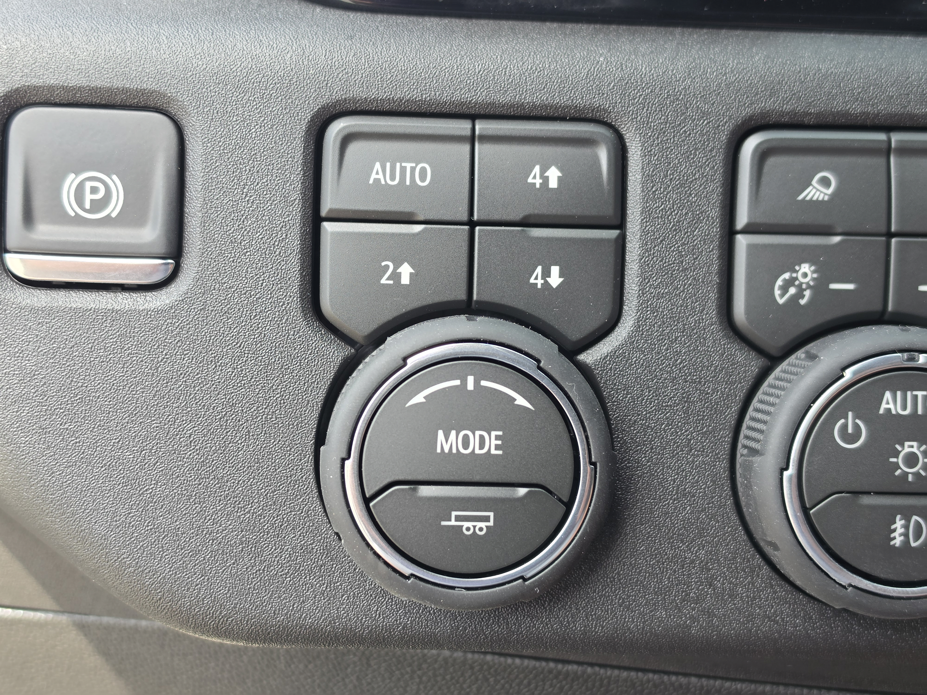 New 2026 Chevrolet Silverado 2500 ZR2 AWD/4WD image 28